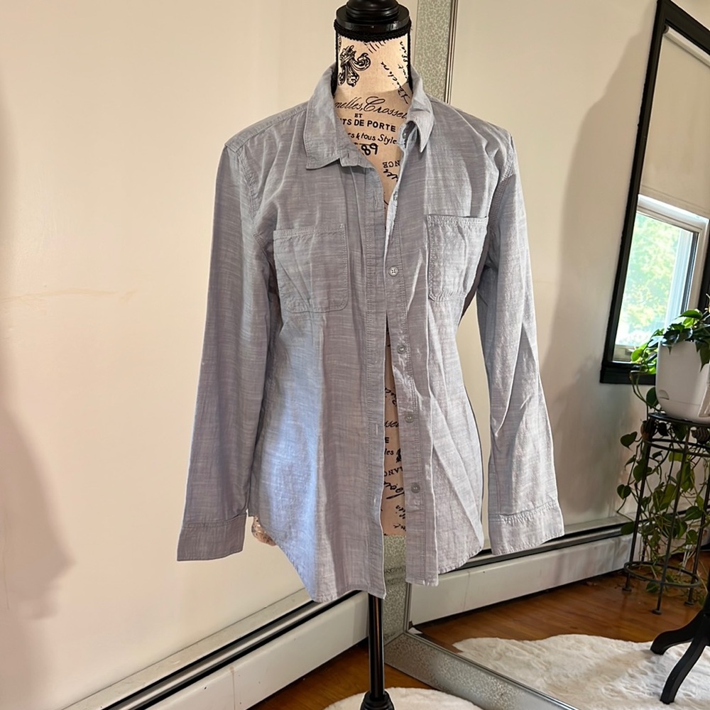 Medium linen and lace button down